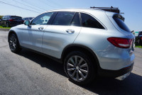 SAFETY INCULDED FREE ACCIDENT LOCAL ONTARIO CAR ACCIDENT FREE WELL MAINTAIN Very Clean Mercedes-Benz... (image 3)