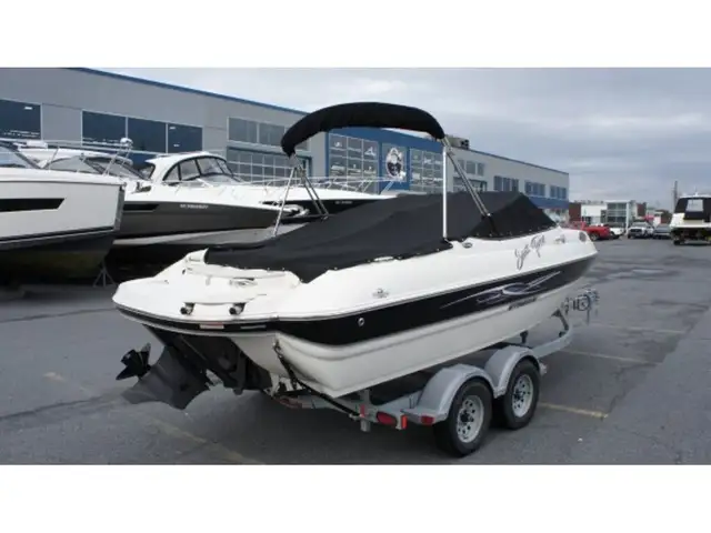 2013 Stingray Boat Co 208CR VOLVO V6-200CV in Powerboats & Motorboats in Longueuil / South Shore - Image 11