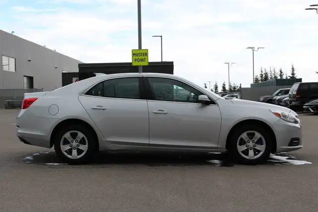 2016 Chevrolet Malibu Limited LT dans Autos et camions dans Calgary - Image 7