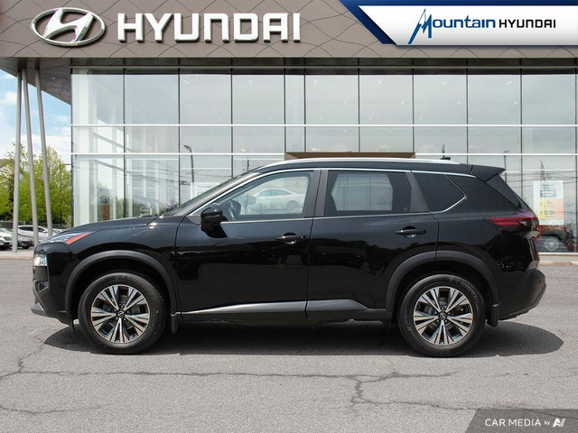 2023 NISSAN ROGUE SV AWD in Cars & Trucks in Hamilton - Image 3