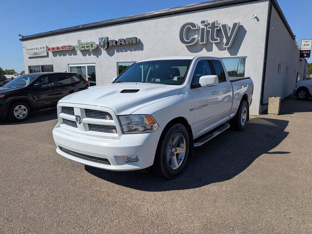 2012 RAM 1500 4WD Quad Cab 6.4 Ft Box Sport for sale in Cars & Trucks in Medicine Hat - Image 3