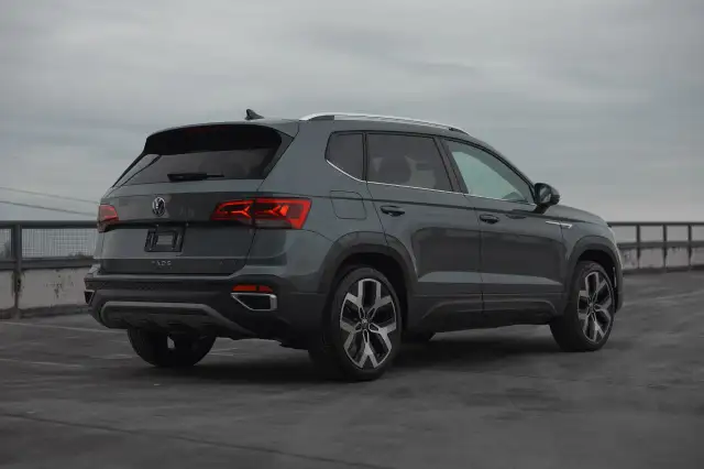 2023 Volkswagen Taos in Cars & Trucks in Delta/Surrey/Langley - Image 27