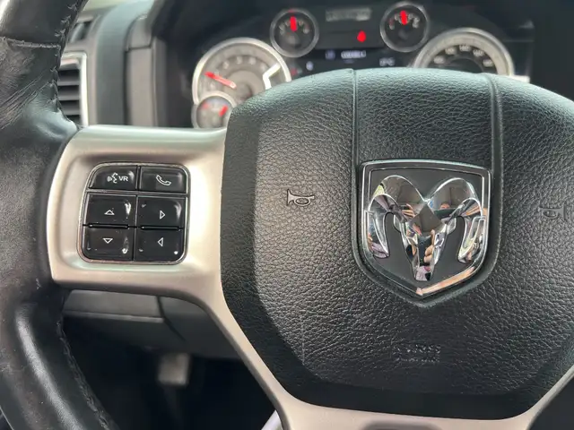 2014 Ram 1500 4WD Crew Cab 140.5" Laramie in Cars & Trucks in City of Toronto - Image 32