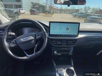 This Ford Escape has a durable Gas/Electric I-4 2.5 L/152 engine powering this Variable transmission... (image 9)