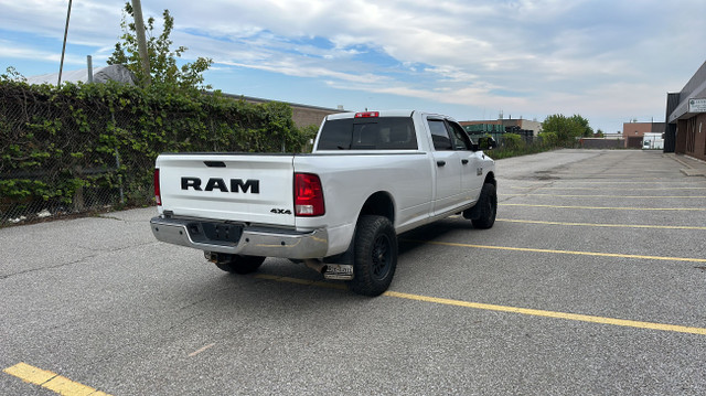 2018 Ram 3500 SLT 4x4 *** CREW CAB *** 8FOOT BED in Cars & Trucks in City of Toronto - Image 3
