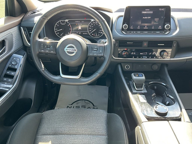  2021 Nissan Rogue S AWD w/HtdSeats/HtdWheel/AutoLights/CarPlay in Cars & Trucks in Kawartha Lakes - Image 2