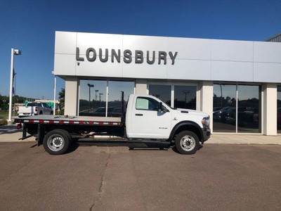  2021 Ram 5500 TRADESMAN W/ALUMINUM FLAT DECK & GOOSENECK BALL