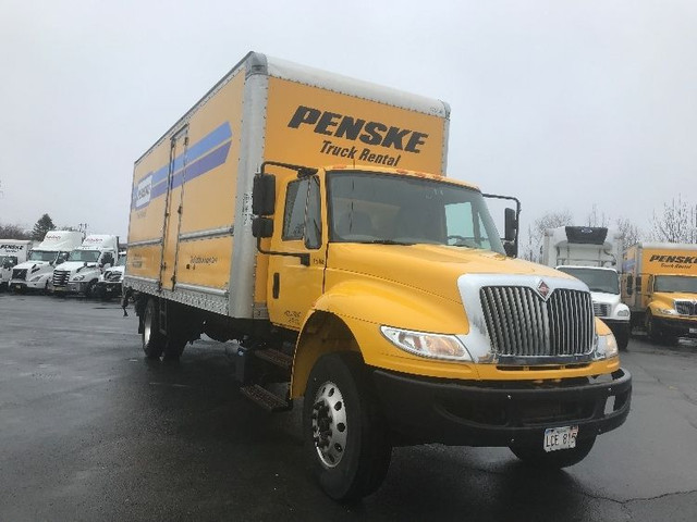 2018 International 4300 DURAPLAT in Heavy Trucks in City of Montréal