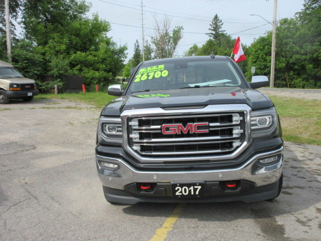 2017 GMC Sierra 1500 SLT Z71  CREW 4X4 in Cars & Trucks in Oshawa / Durham Region - Image 2