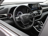 The 2023 Toyota Highlander LE is the perfect family SUV, offering a blend of comfort, versatility, a... (image 5)