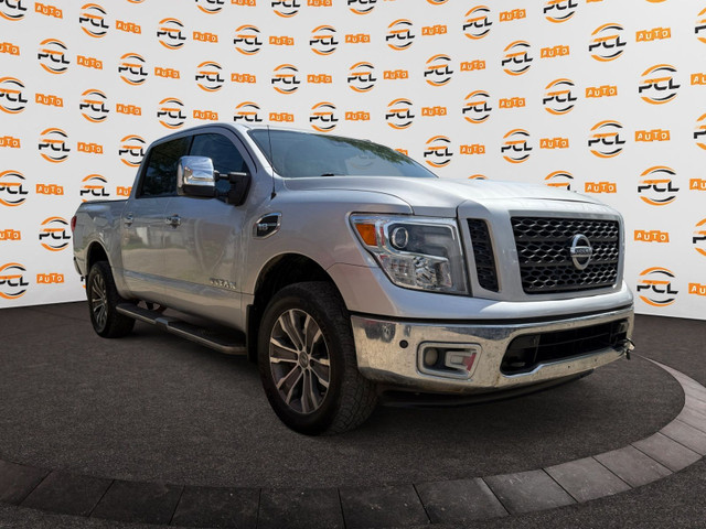 2017 Nissan Titan 4X4 Backup camera Nav. Heated seat LOADED in Cars & Trucks in Edmonton