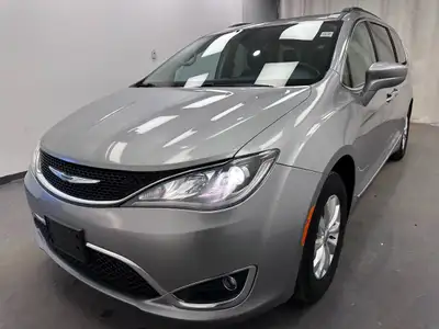 2017 Chrysler Pacifica Touring L! Power everything! Copy & paste this link to a new window to view t...