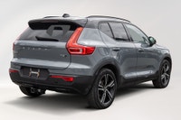 Engine: Moteur à 4 cylindres 2.0L/120CI Safety Equipment Système antipatinage à toutes les vitesses... (image 5)