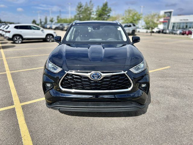 2022 Toyota Highlander Hybrid Limited AWD | Panoramic Roof in Cars & Trucks in Edmonton - Image 4