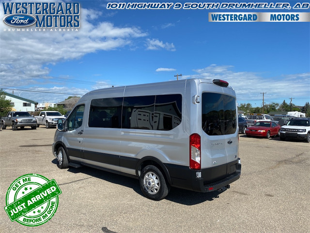 2024 Ford Transit Passenger Wagon MID ROOF XLT in Cars & Trucks in Calgary - Image 3