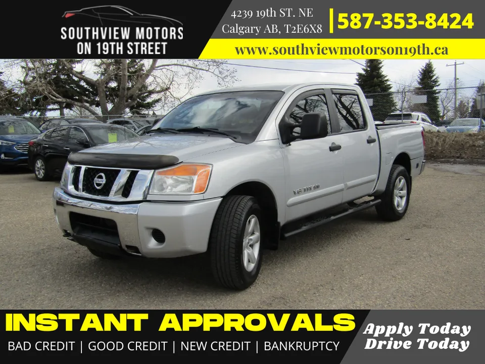 2011 Nissan Titan SV-4X4-RUNNING BOARDS-FINANCING AVAILABLE