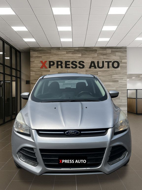 2013 Ford Escape SE 4dr Front-wheel Drive Automatic in Cars & Trucks in Hamilton