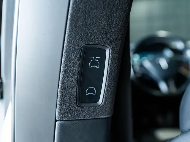 2019 Tesla Model X Long Range/AUTOPILOT FULL SELF-DRIVE/1OWNER in Cars & Trucks in Mississauga / Peel Region - Image 41