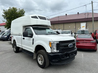 See Dealer Website for Details. 2017 Ford Super Duty F-250 SRW BOITE 8 PIED (image 4)