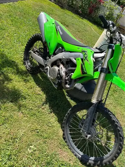 APPLY NOW: https://www.ridecollective.ca/get-pre-approved The 2022 YAMAHA KX450 is a high-performanc...