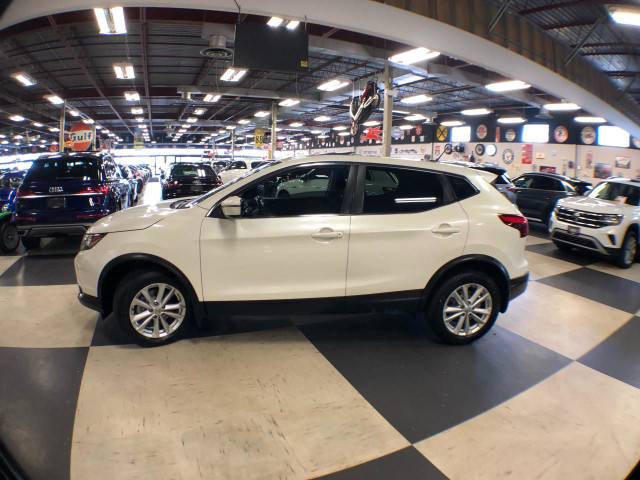 2017 Nissan Qashqai SV AWD P/SUNROOF BLUETOOTH P/START BACKUP CA in Cars & Trucks in City of Toronto - Image 4
