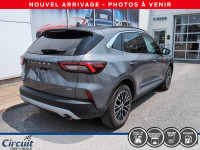 Le Ford Escape 2023 en version de base avec l'ensemble Premium combine l'accessibilité de l'entrée d... (image 4)