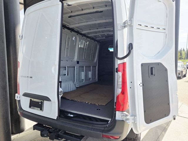 2025 Mercedes-Benz Sprinter Cargo Van 2500 Standard Roof I4 in Cars & Trucks in Edmonton - Image 4