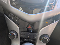The 2013 Chevrolet Cruze ECO offers a smart balance between fuel efficiency and everyday driving com... (image 8)