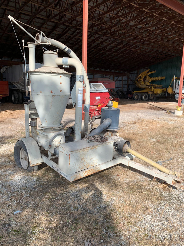 Dunbar Kapple 151 PTO Driven Grain Vacuum in Farming Equipment in Oakville / Halton Region