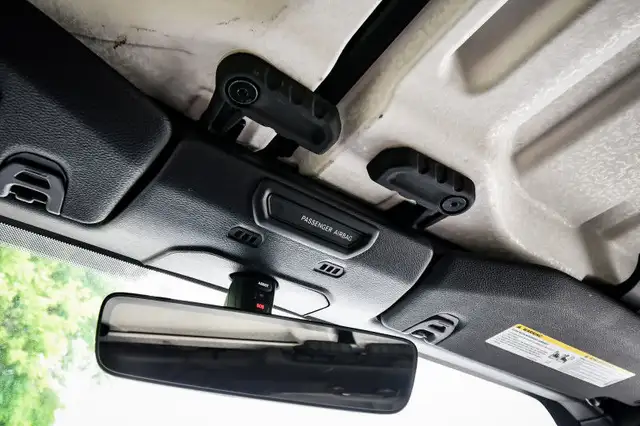 2018 Jeep Wrangler Unlimited Sahara • HEATED SEATS/STEERING • NA in Cars & Trucks in Cornwall - Image 26