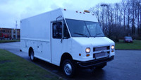 2000 Freightliner Utilimaster Cargo Step Van With Rear Shelving 
