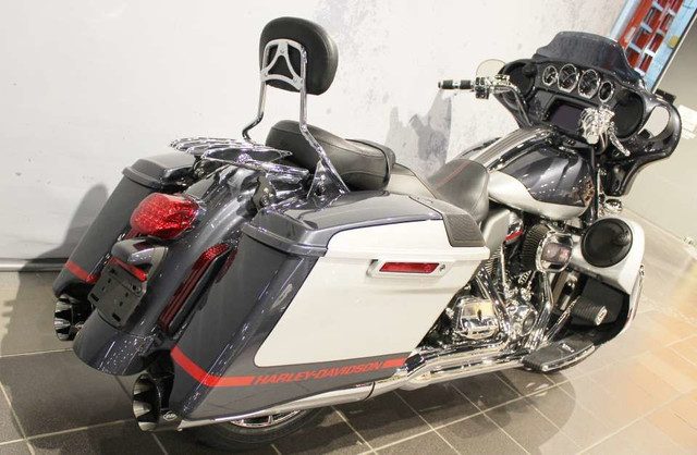 2019 Harley-Davidson Street Glide CVO in Touring in City of Montréal - Image 3