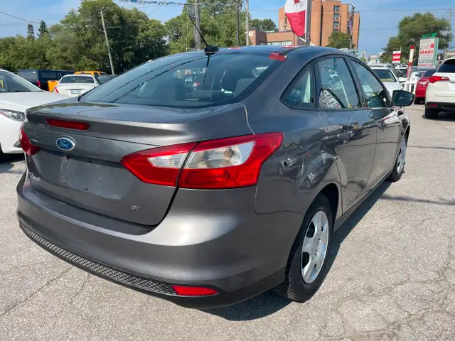 2012 Ford Focus SE SEDAN PWR GROUP AIR CO 2 SET WHEELS....LOW KM in Cars & Trucks in City of Toronto - Image 6