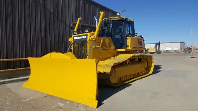 ENCLOSED CAB, AIR CONDITIONING & HEATER, AIR RIDE SEAT, TORQFLOW TRANSMISSION, 160 INCH WIDE PAT DOZ...
