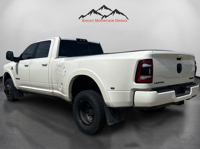 ONE OWNER 2024 RAM 3500 CREW CAB LIMITED DIESEL DUALLY in Cars & Trucks in Red Deer - Image 3
