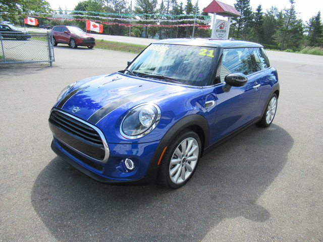 2021 MINI 3 Door Cooper 3 Door | Leather | Sunroof | NAVI in Cars & Trucks in Saint John - Image 4