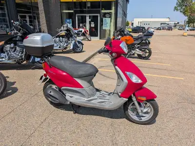 If you need a reliable scooter at a bargain price look no further. This 2007 Piaggio 150 is affordab...
