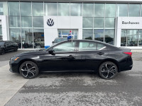 Sunroof, Aluminum Wheels, Navigation, Climate Control, Heated Seats! Stress less and enjoy more with... (image 8)