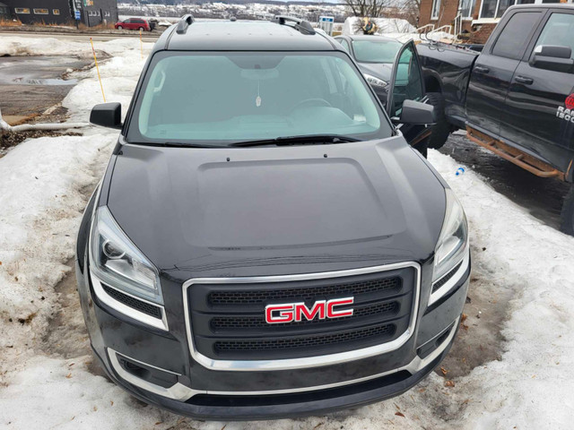 2016 GMC Acadia SLE in Cars & Trucks in Québec City - Image 2