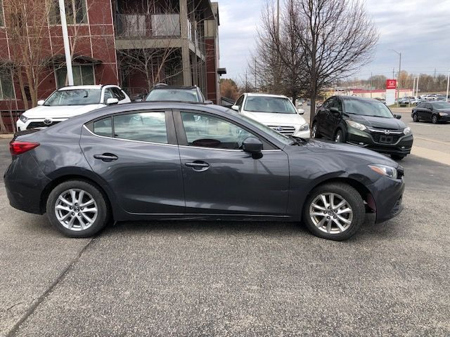 2015 Mazda Mazda3 GS only 139000km in Cars & Trucks in Cambridge - Image 3
