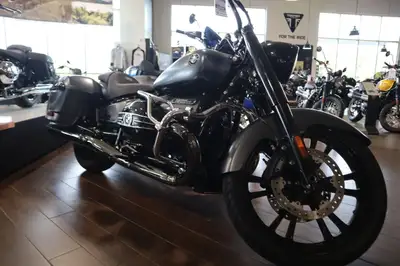 2024 BMW R 18 Roctane Mineral Grey TOURING WITH A COOLNESS FACTOR The R 18 Roctane is a synonym for...