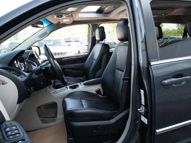 2012 Dodge Grand Caravan Crew Plus, Loaded, Excellent condition in Cars & Trucks in Calgary - Image 2