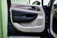 This 2023 Chrysler Pacifica is for sale today. This van has 113,422 kms. It's blue in colour . It ha... (image 9)