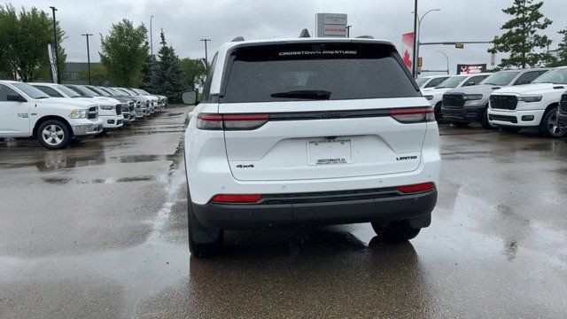2025 Jeep Grand Cherokee Limited | Heated and Cooled Seats in Cars & Trucks in Edmonton - Image 4