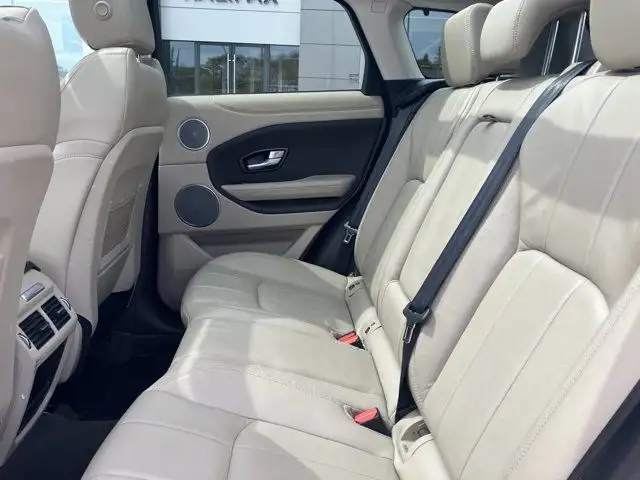 2019 Land Rover Range Rover Evoque SE WINTER TIRES INCLUDED! dans Autos et camions dans Ville d’Halifax - Image 20