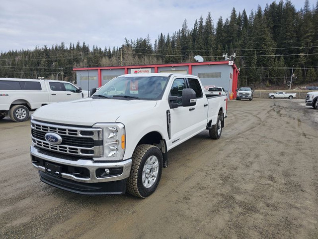 2023 Ford Super Duty F-350 SRW XLT in Cars & Trucks in Prince George
