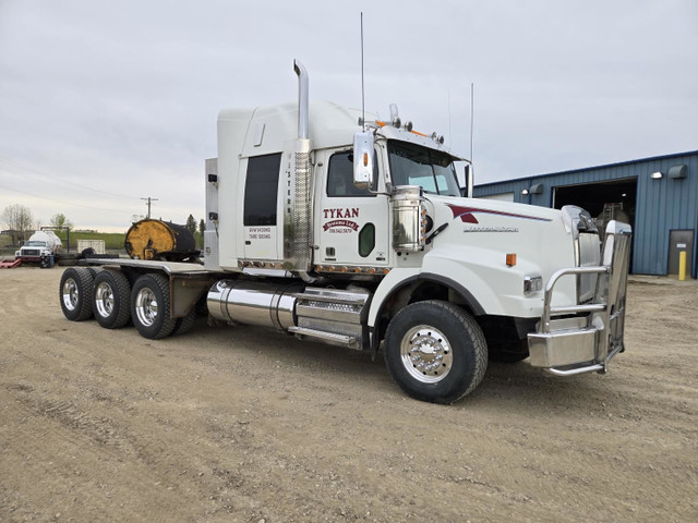 2013 Western Star Tri-Drive Sleeper Truck Tractor 4900SB in Heavy Trucks in Grande Prairie - Image 2