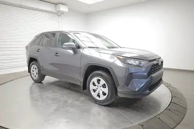 ALL WHEEL DRIVE, HEATED FRONT SEATS, BACK-UP CAMERA, BLIND SPOT MONITOR, LANE DEPARTURE WARNING, ADA...