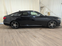 **PENDING** Purchased New, Serviced, and Traded at Wheaton Honda West! No Accidents, One Previous Ow... (image 7)
