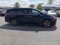 • Tinted_Windows • Power_Windows • Power_Seat • Power_Mirrors • Power_Locks • Power_Sunroof • Keyles... (image 3)